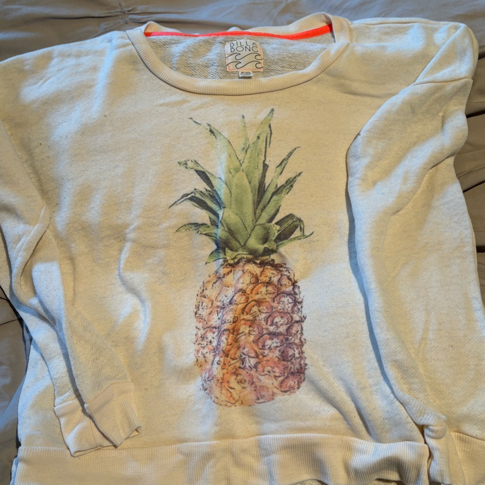 Billabong pineapple print lightweight sweatshirt Size L